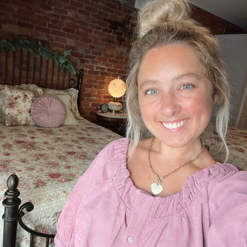 Meet your Posher, Delaney